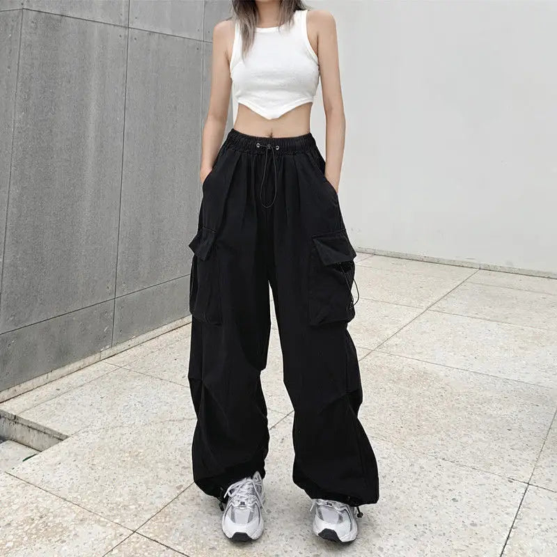 Pantaloni tehnici damă cu talie joasă, croială largă și șnur, stil Y2K streetwear – joggeri oversize, casual și comozi